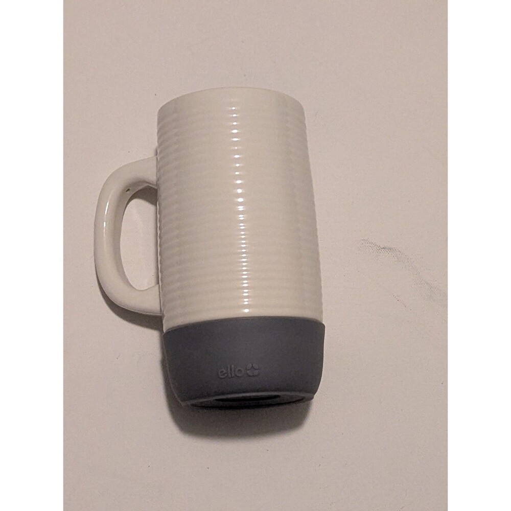 ELLO white rippled 18oz ceramic coffee travel mug. Rubber boot & Lid EUC